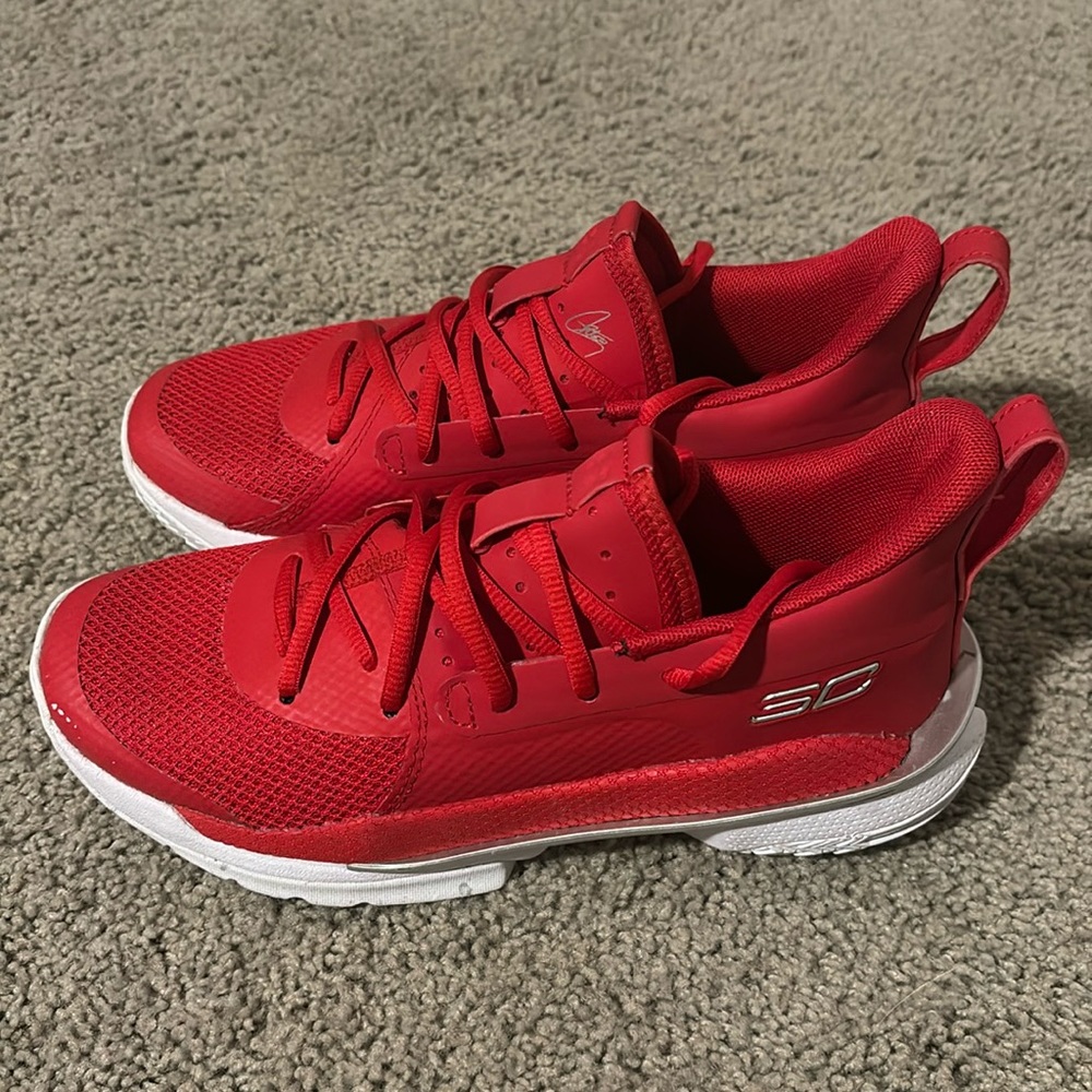 New Under Armour Steph Curry Sz 5.5Y